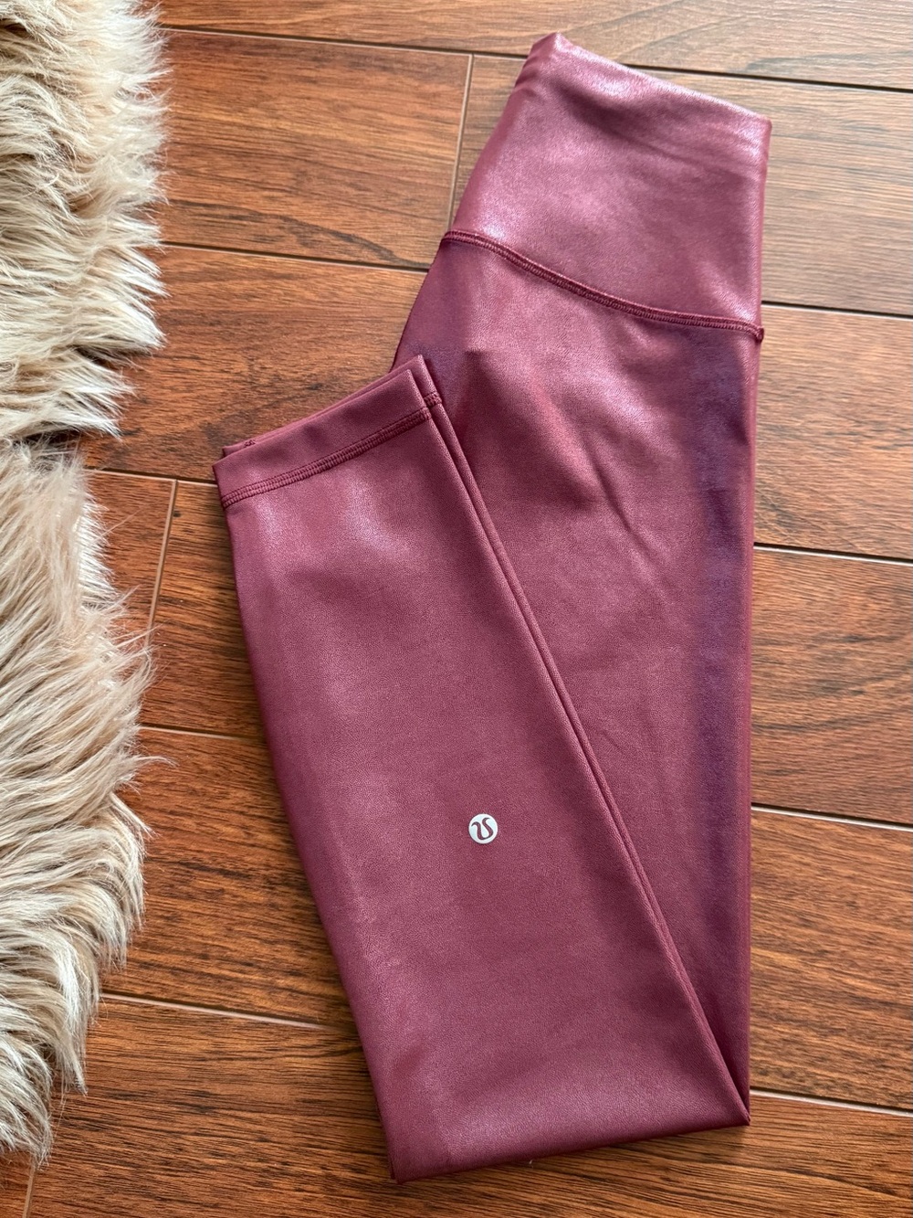 Lululemon Wunder Train High-Rise Tight 25" *Foil
Radiate Foil Print Red Merlot